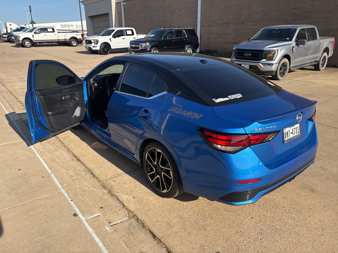 Used 2024 Nissan Sentra SR w/ SR Premium Package image 2