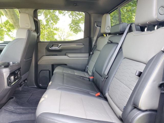 Used 2024 Chevrolet Silverado 1500 ZR2 w/ Technology Package AWD/4WD image 29