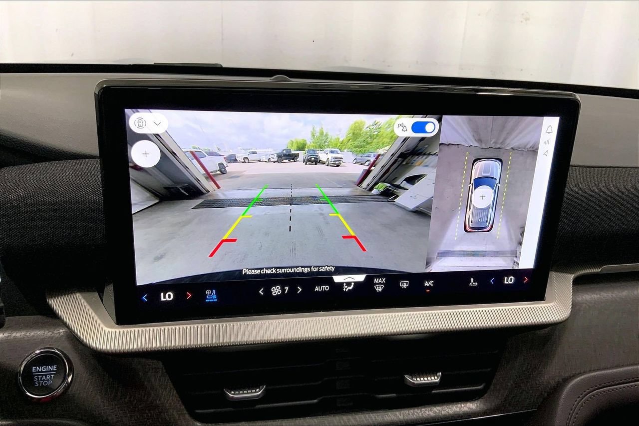Certified 2025 Ford Explorer Platinum RWD image 24