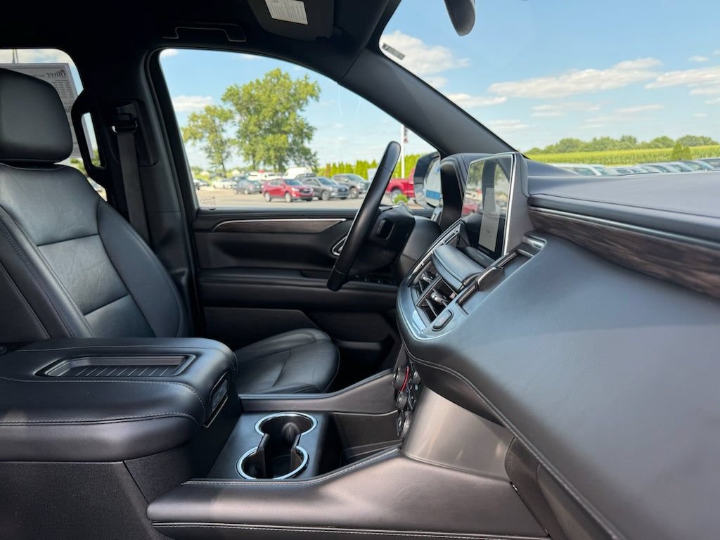 Used 2022 Chevrolet Suburban Z71 AWD/4WD image 16