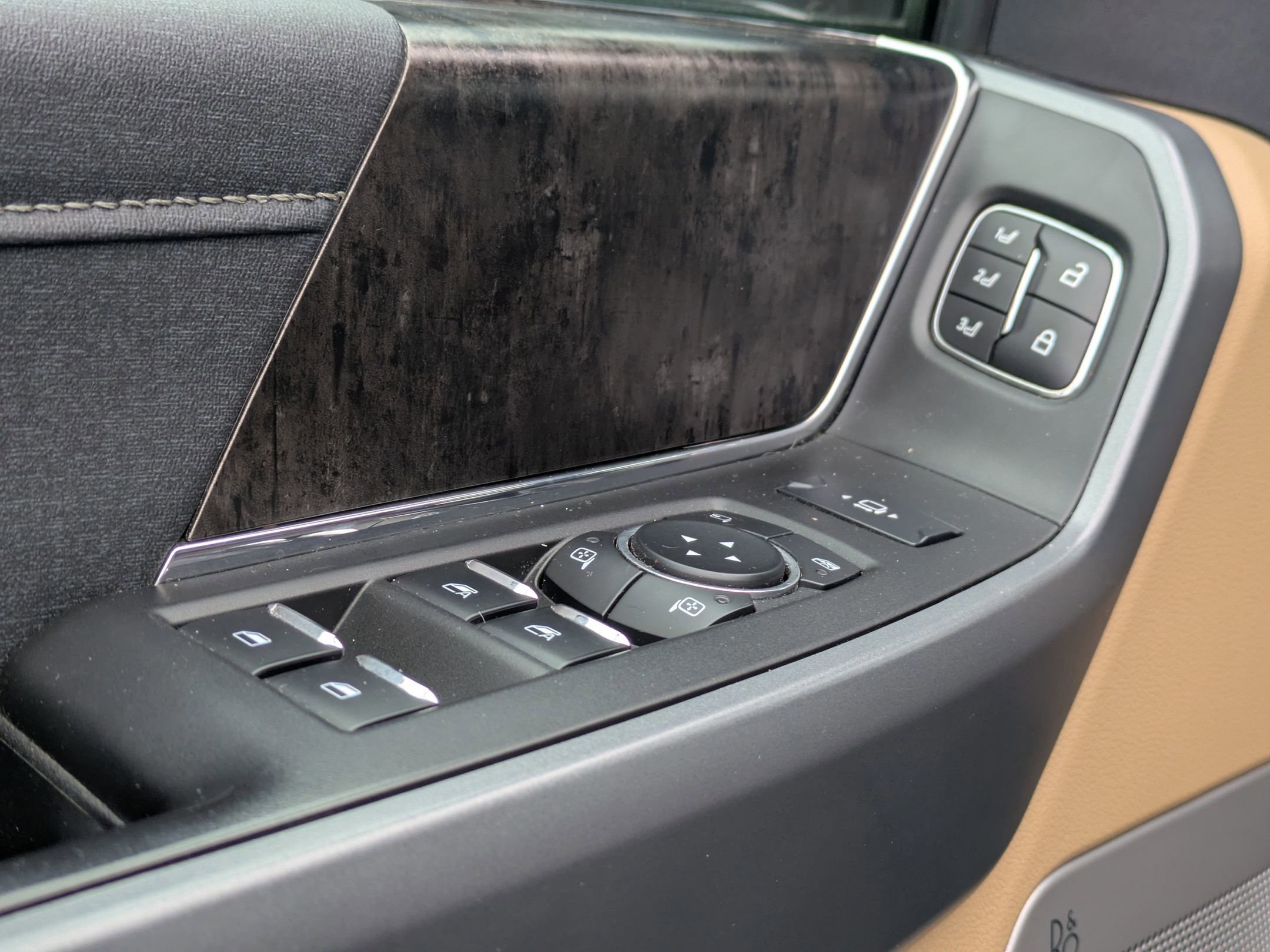 Certified 2024 Ford F350 Lariat w/ Chrome Package image 11