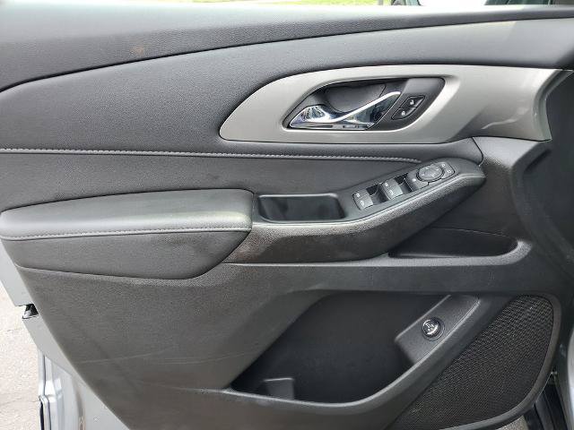 Used 2024 Chevrolet Traverse LT FWD image 19