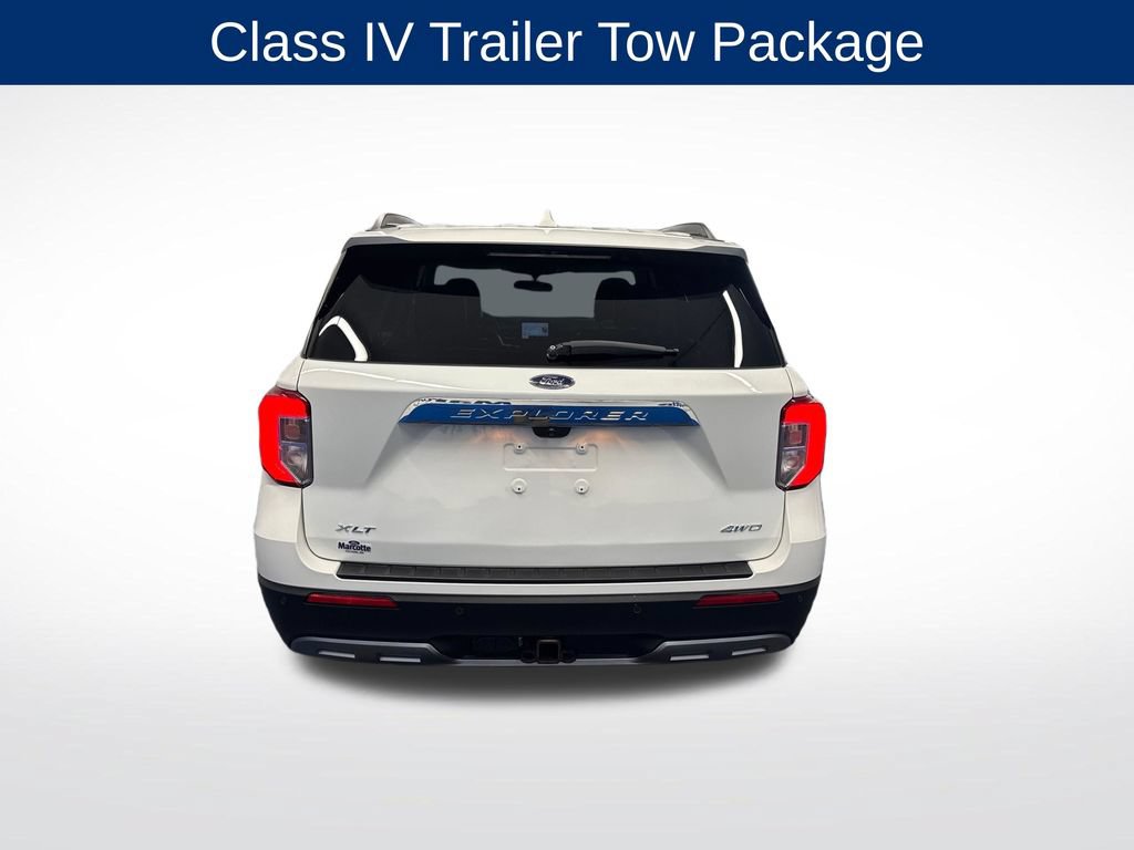 Certified 2023 Ford Explorer XLT w/ Equipment Group 202A AWD/4WD image 4