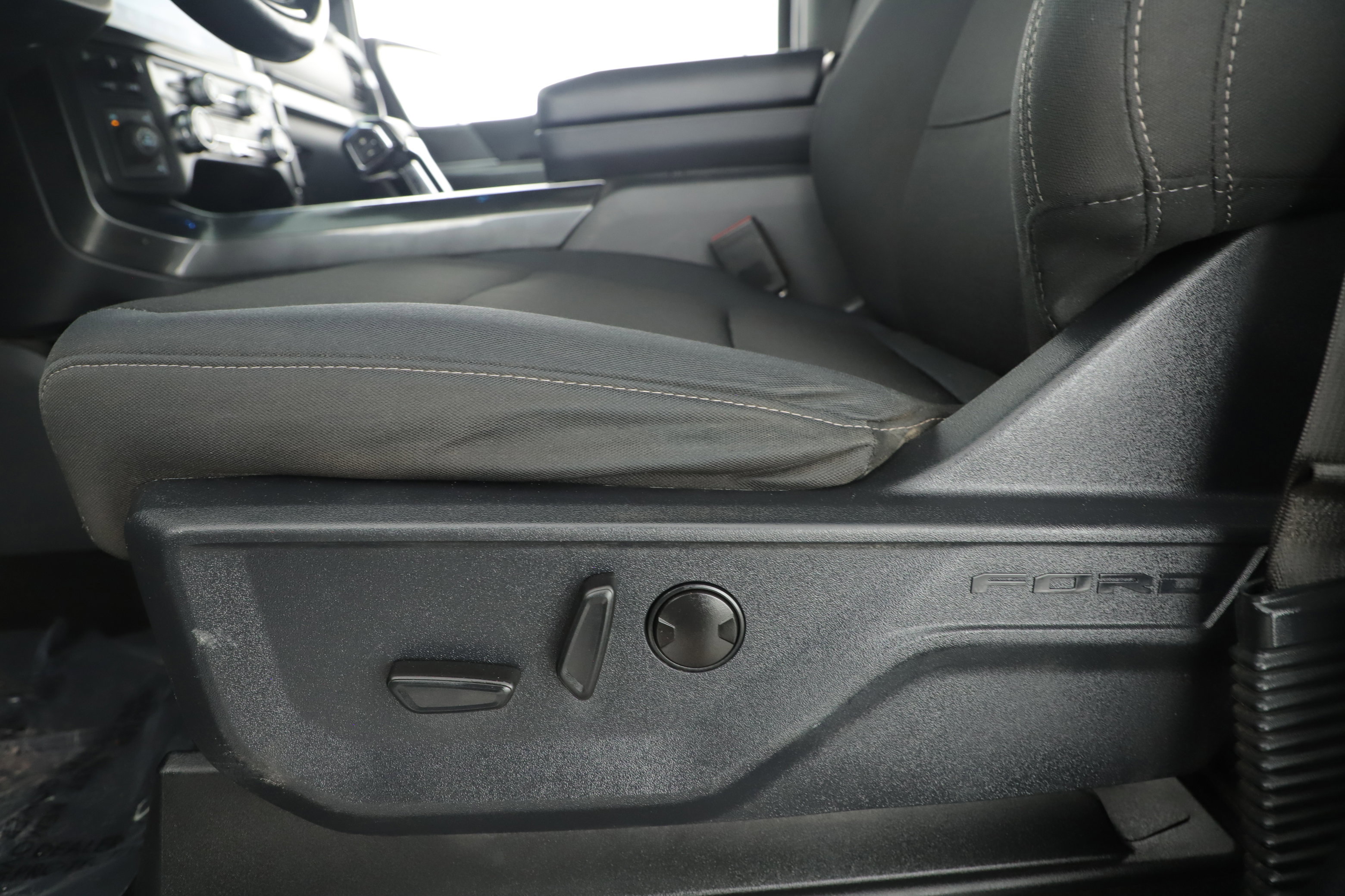 Certified 2022 Ford F150 XLT w/ Equipment Group 302A High image 11