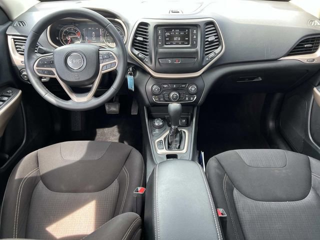 Used 2017 Jeep Cherokee Latitude w/ Safety/Convenience Group AWD/4WD image 13