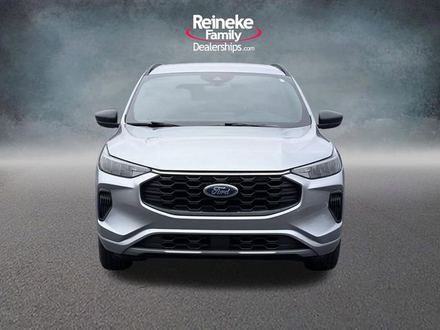 Certified 2023 Ford Escape ST-Line w/ Tech Pack #1 AWD/4WD image 2