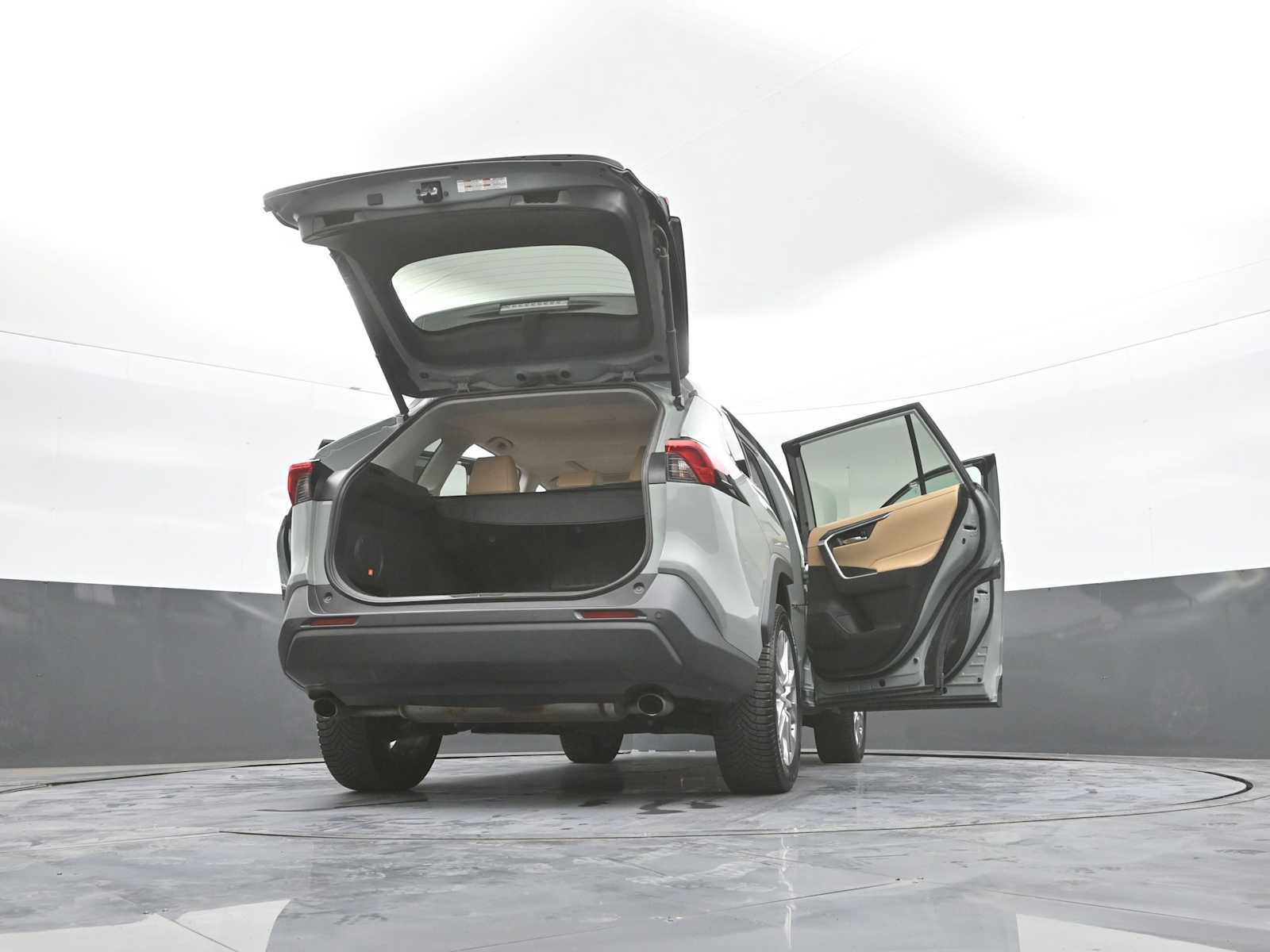 Used 2022 Toyota RAV4 XLE Premium AWD/4WD image 49