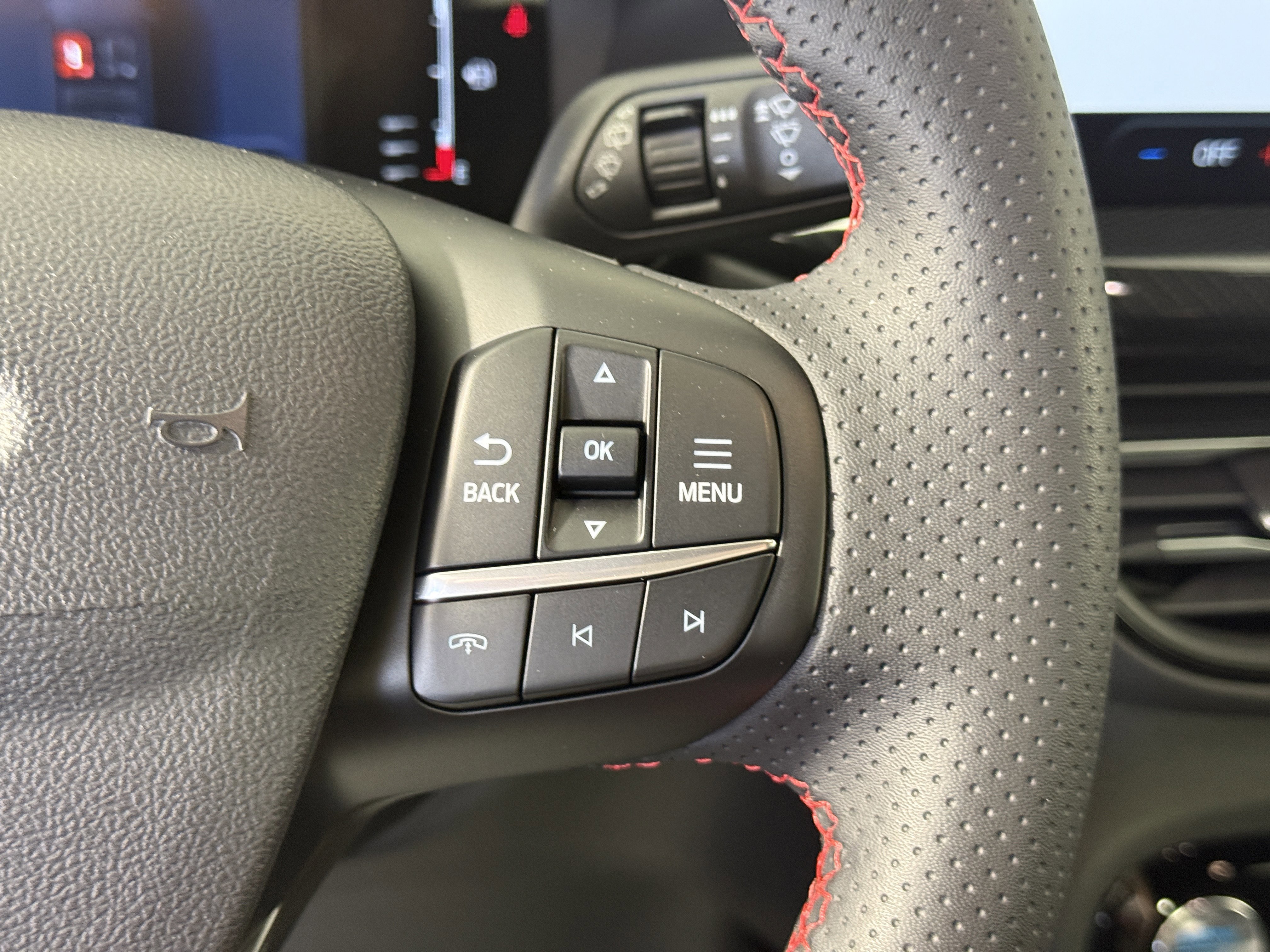 Certified 2023 Ford Escape ST-Line w/ Tech Pack #1 image 25