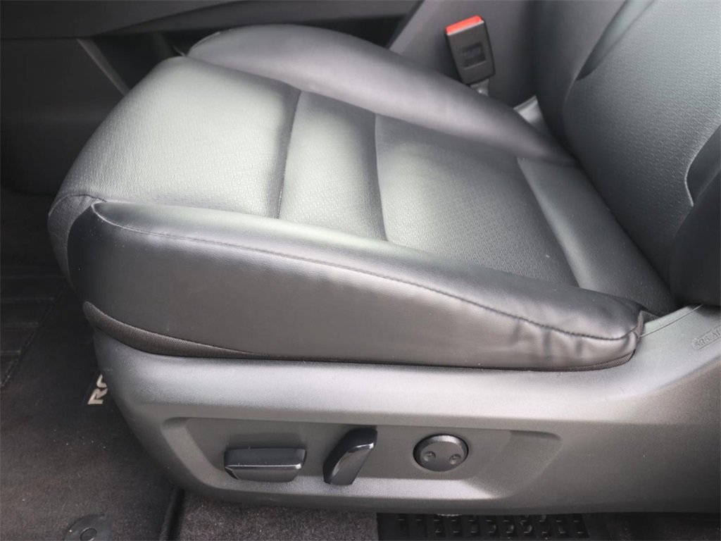 Used 2023 Nissan Rogue SV w/ SV Premium Package image 14