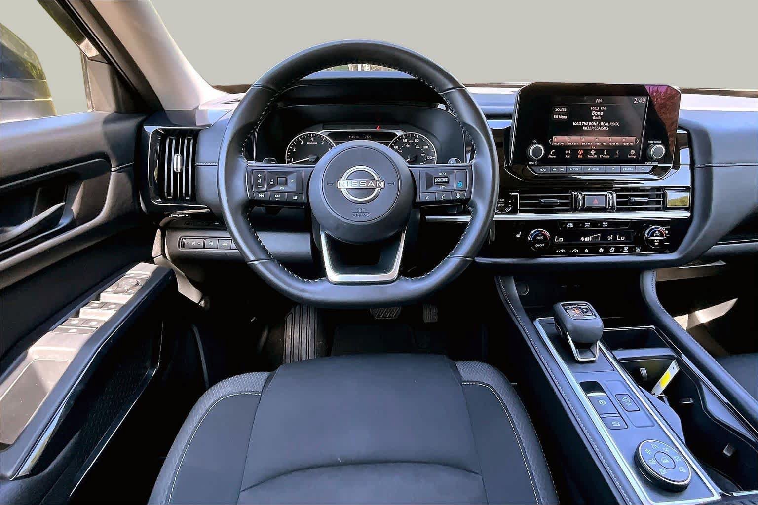 Used 2025 Nissan Pathfinder SV AWD/4WD image 6