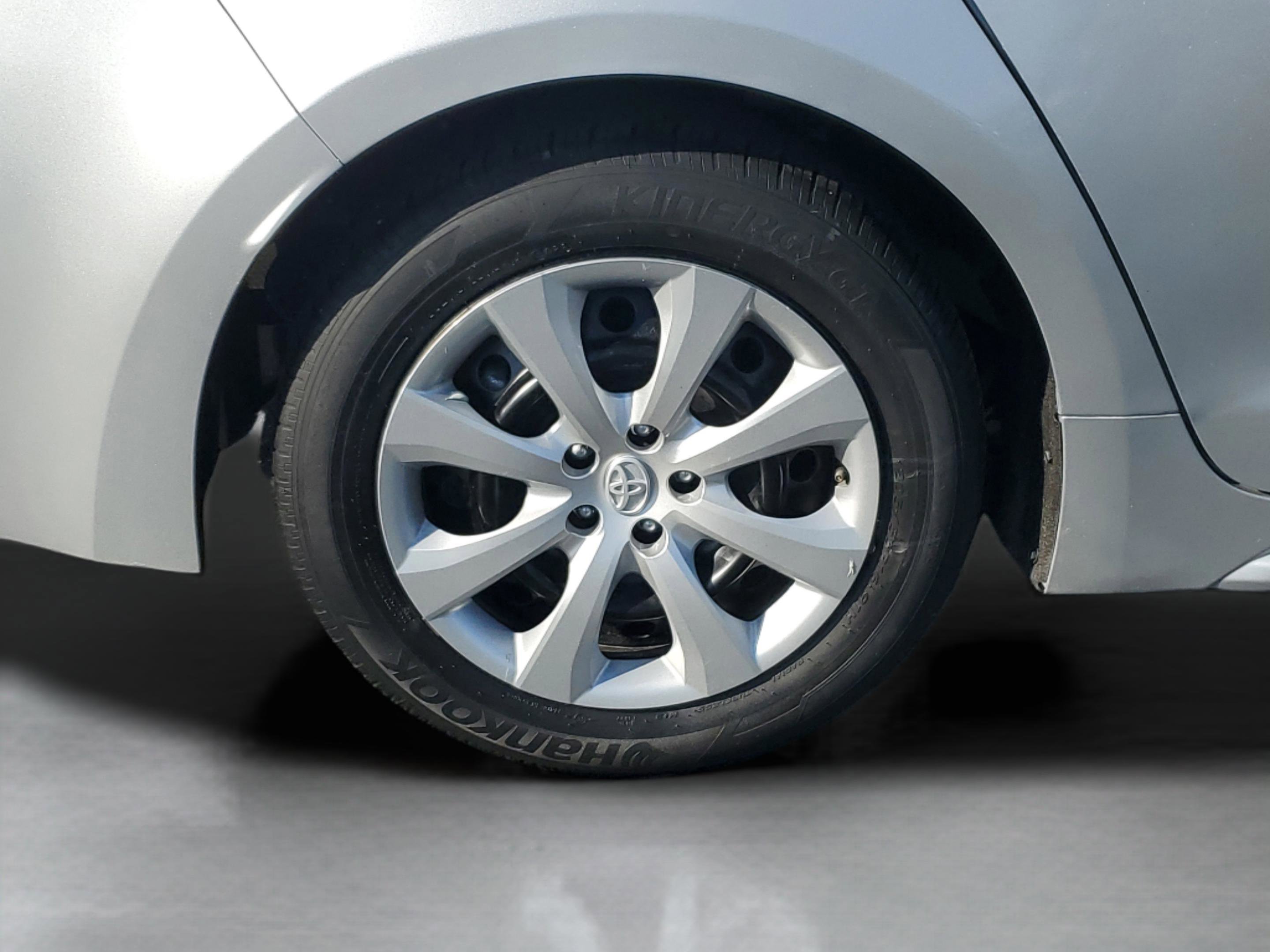 Used 2023 Toyota Corolla LE FWD image 30