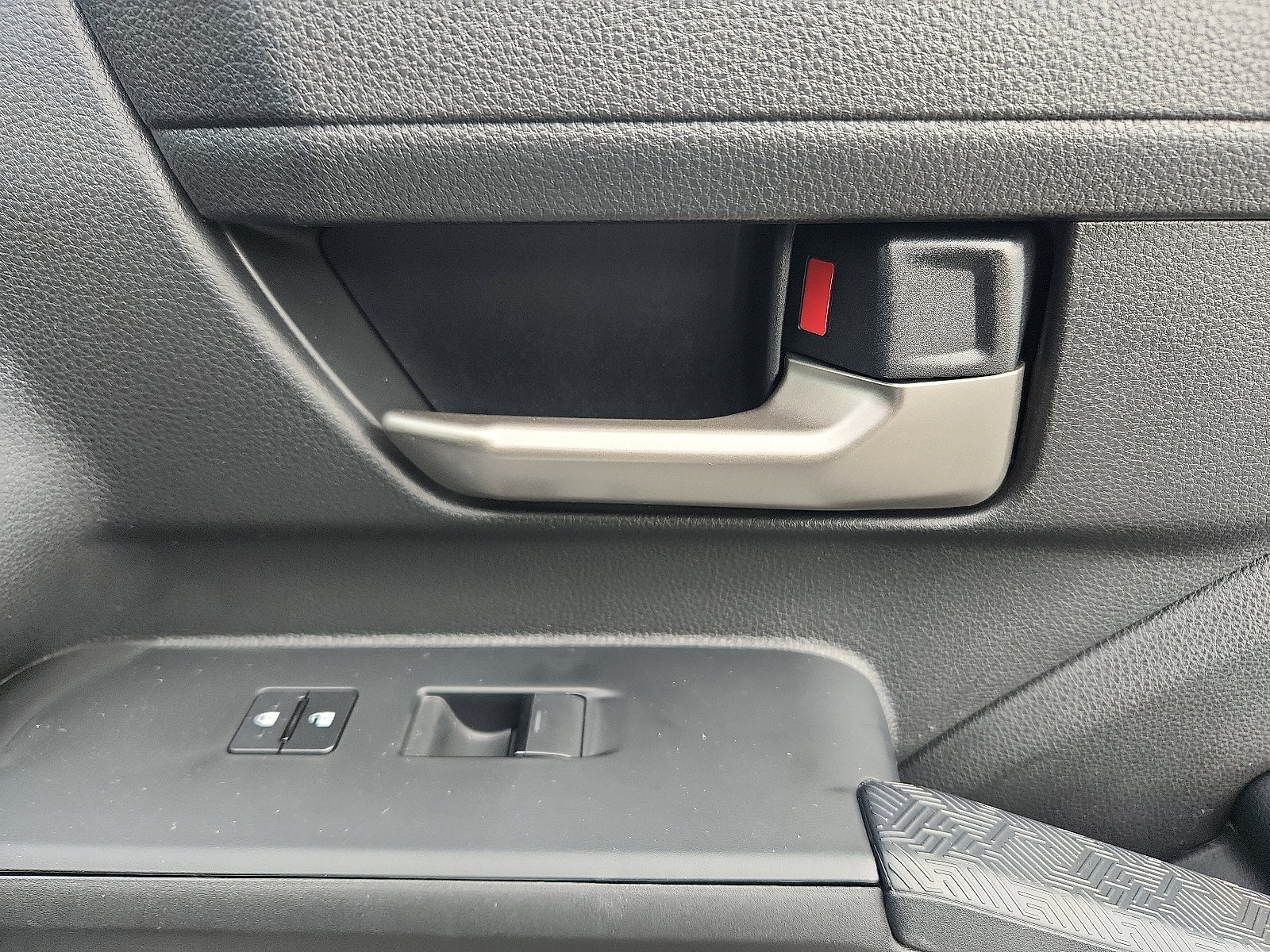 Used 2025 Toyota Tacoma TRD Sport image 34