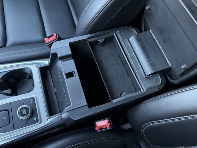 Certified 2022 Ford Explorer XLT w/ Equipment Group 202A image 26