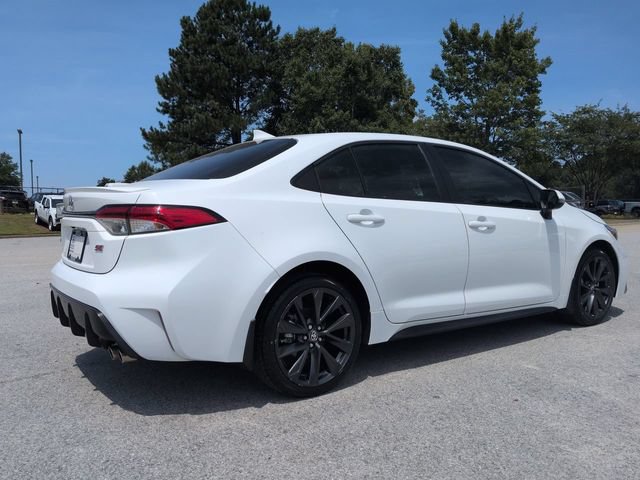 Used 2025 Toyota Corolla SE w/ Convenience Package FWD image 4