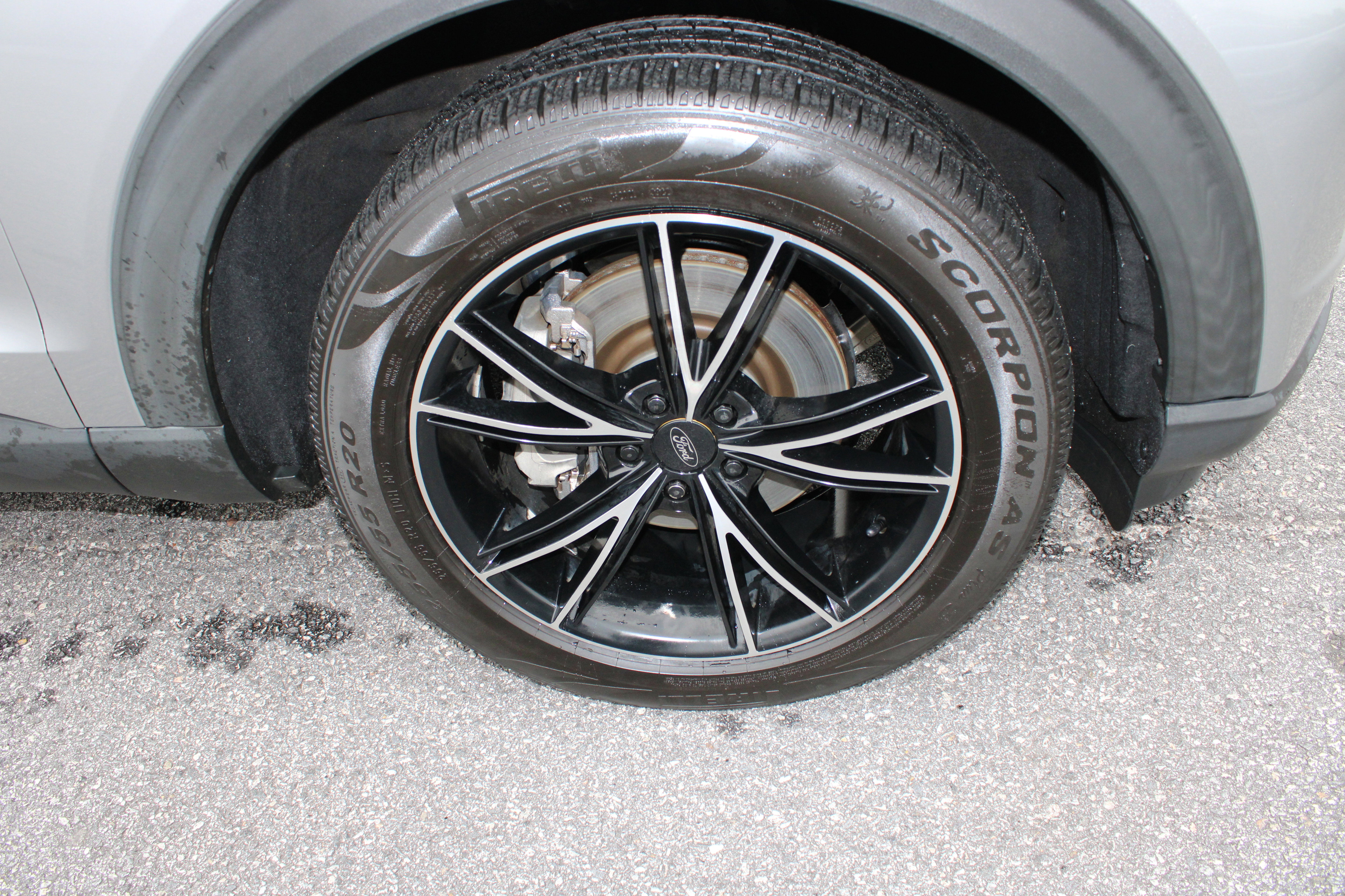 Certified 2021 Ford Explorer Limited w/ Equipment Group 301A image 9