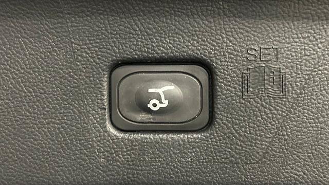 Certified 2024 Ford Edge Titanium AWD/4WD image 30