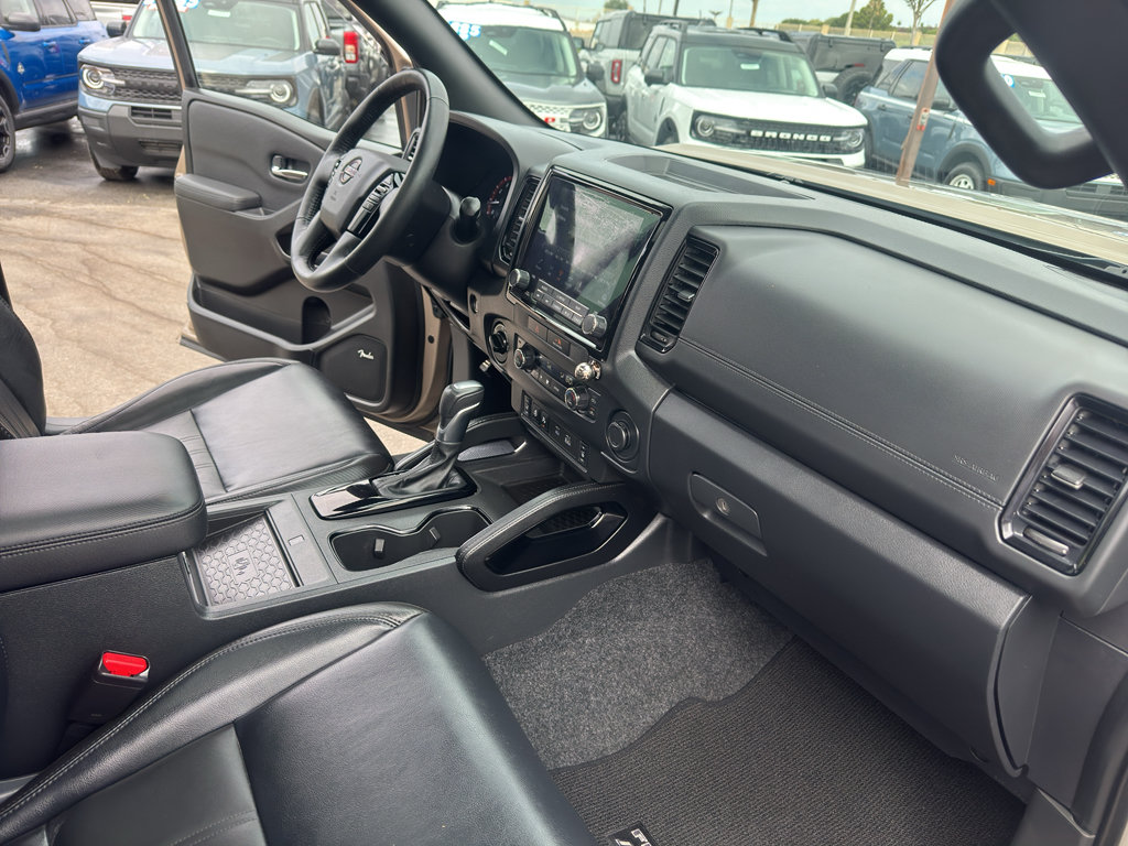 Used 2022 Nissan Frontier PRO-4X w/ Pro-4X Premium Package AWD/4WD image 31