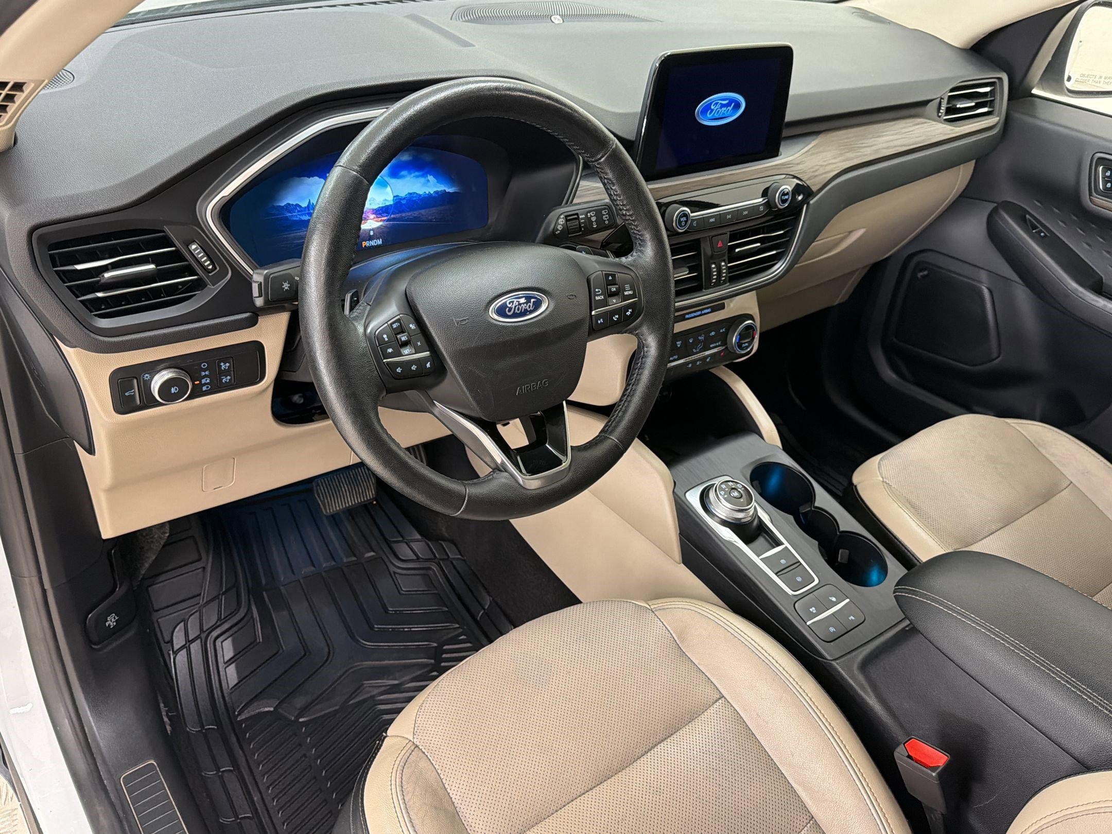 Certified 2020 Ford Escape Titanium AWD/4WD image 4