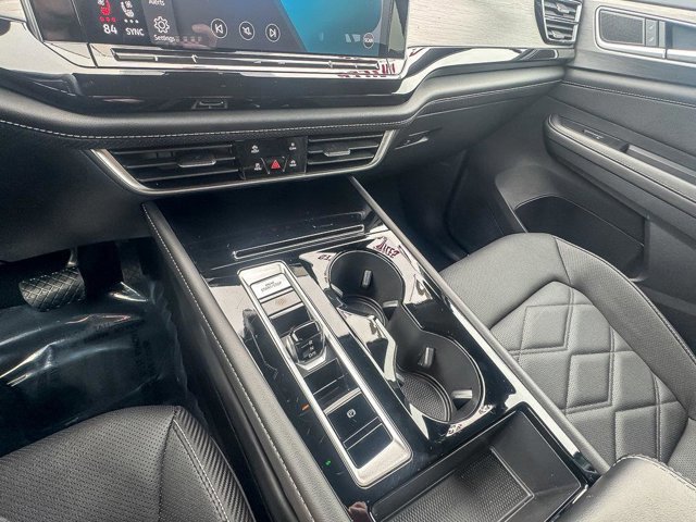 Used 2025 Volkswagen Atlas Cross Sport SE image 23