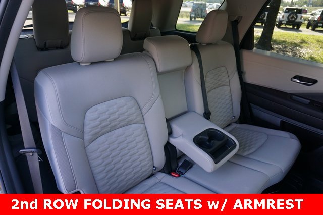 Used 2022 Nissan Pathfinder SV image 7