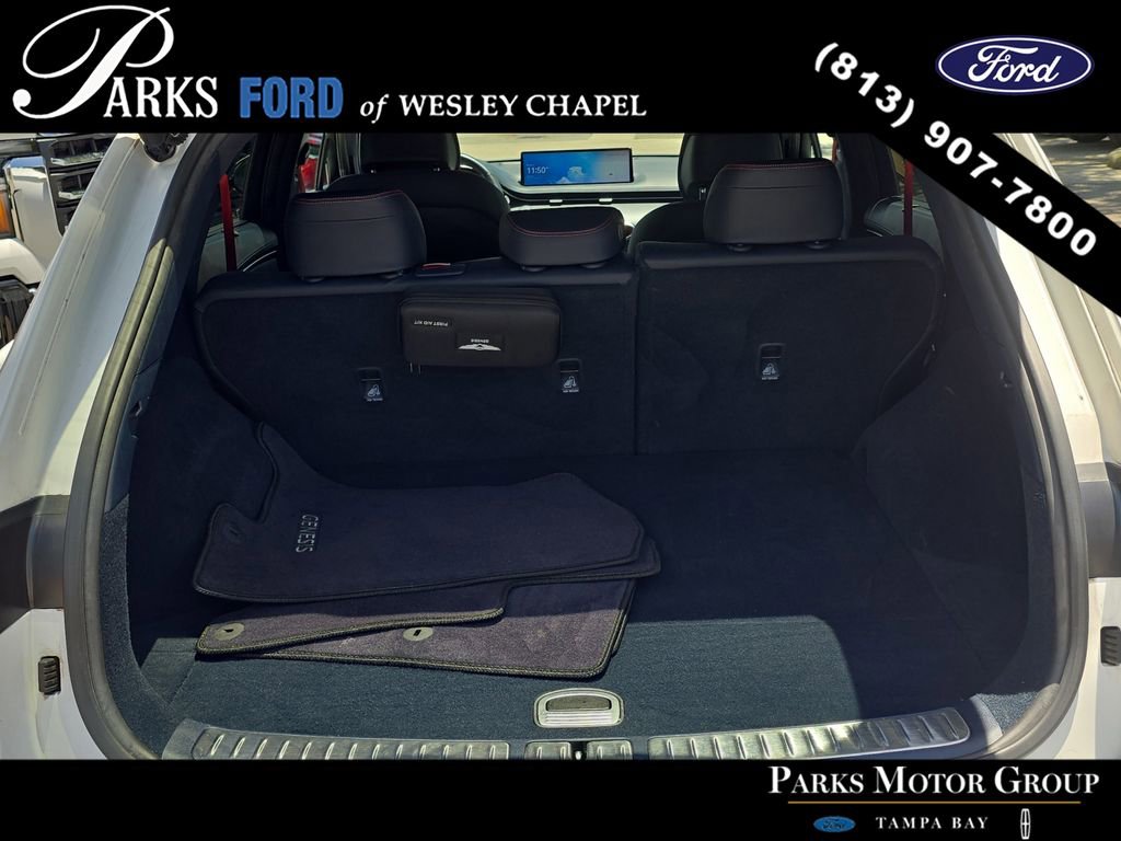 Used 2023 Genesis GV70 2.5T w/ Sport Prestige Package AWD/4WD image 8