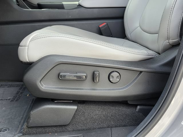 Used 2025 Honda Pilot Touring image 13
