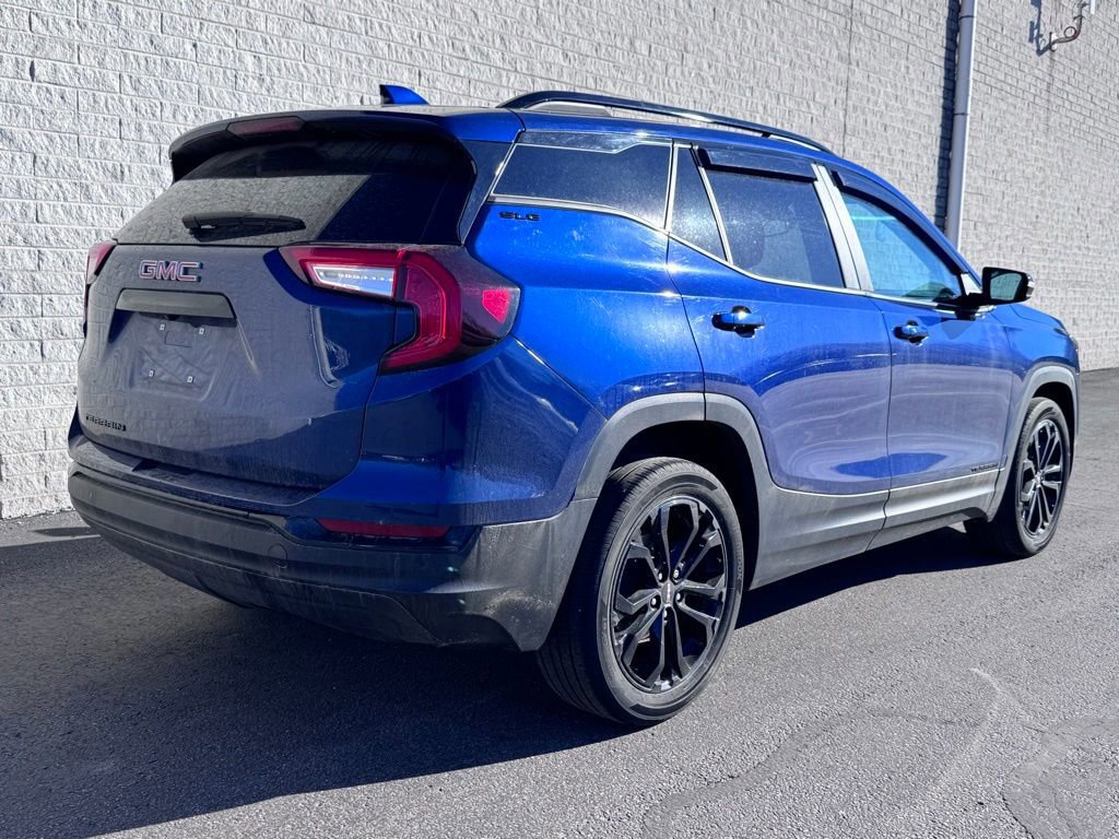 Used 2022 GMC Terrain SLE w/ Driver Convenience Package image 3