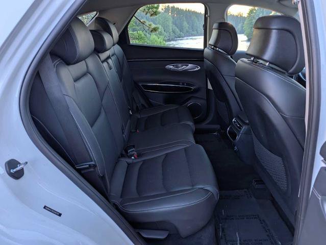 Used 2025 Genesis GV70 2.5T AWD/4WD image 25