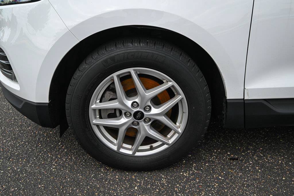 Certified 2024 Ford Edge SEL w/ Convenience Package AWD/4WD image 12