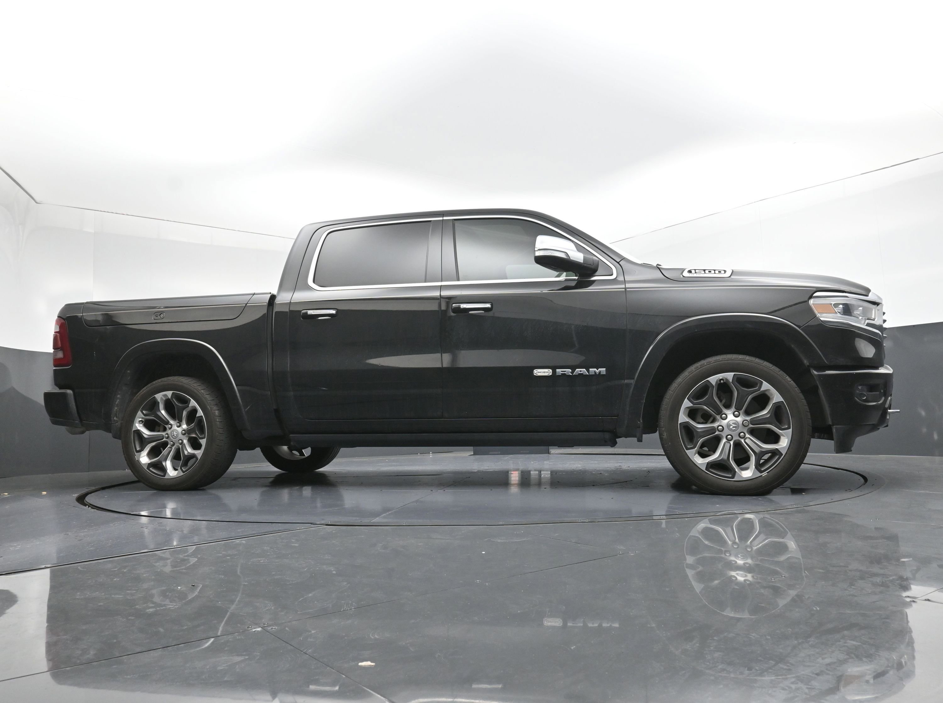 Used 2022 RAM 1500 Limited image 32