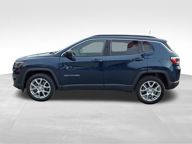 Used 2024 Jeep Compass Latitude image 4