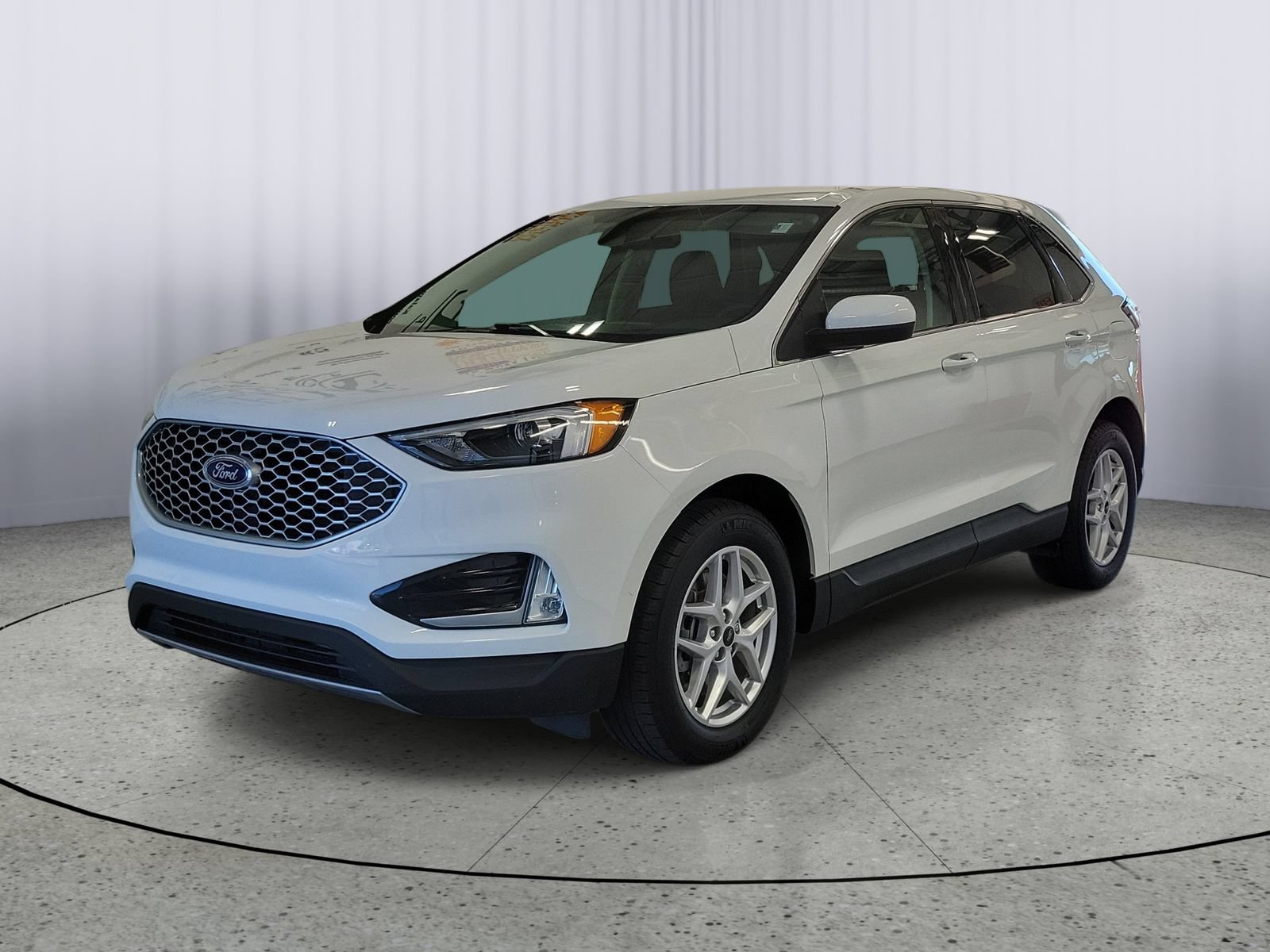 Certified 2024 Ford Edge SEL w/ Convenience Package AWD/4WD image 4