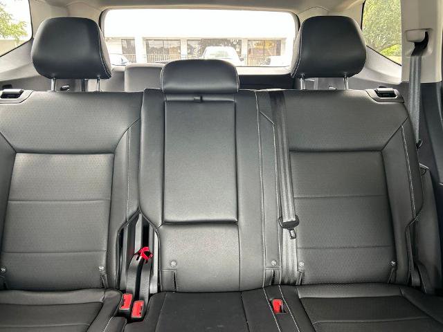 Used 2023 Volkswagen Atlas SE w/ Black Wheel Package FWD image 13