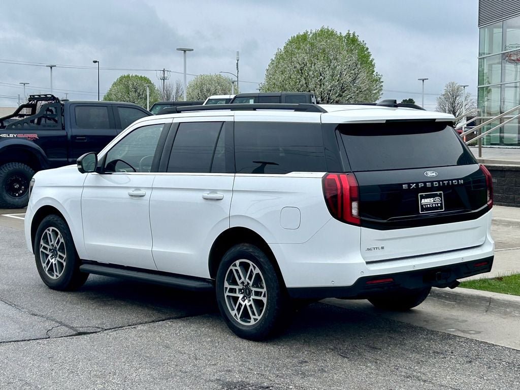 Certified 2025 Ford Expedition Active AWD/4WD image 4