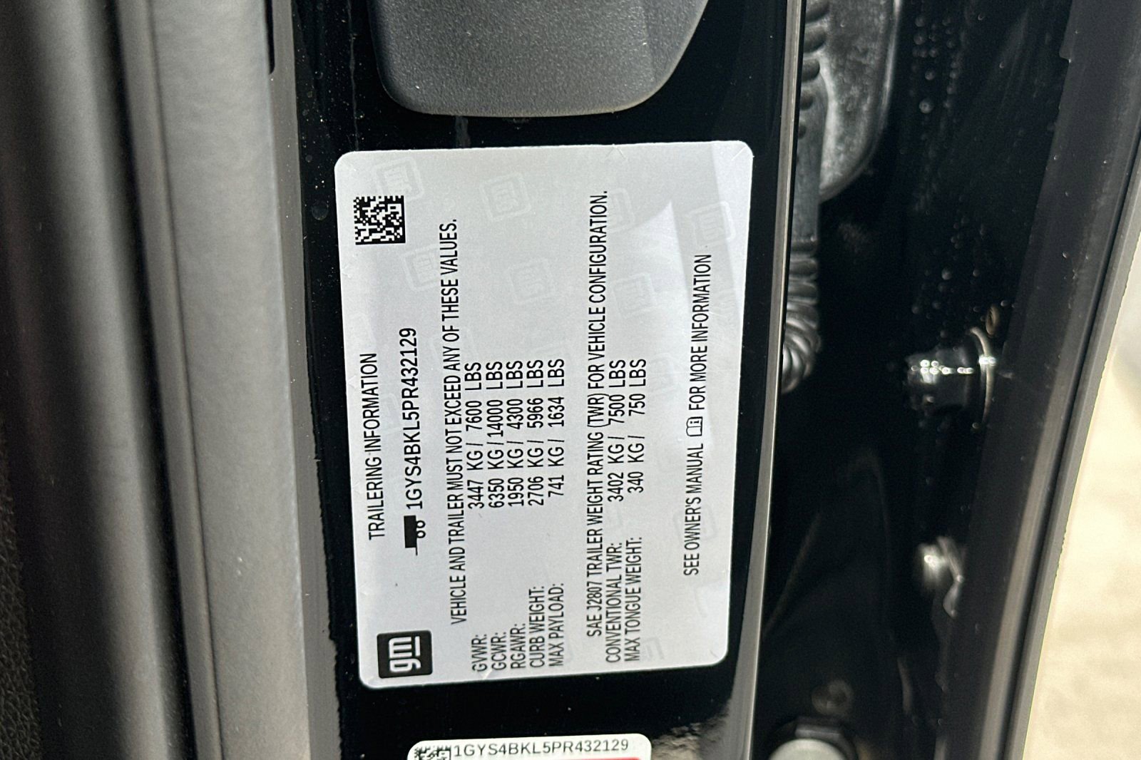 Used 2023 Cadillac Escalade Premium Luxury AWD/4WD image 31