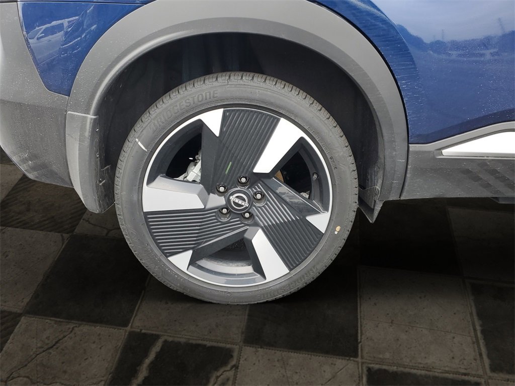 Used 2025 Nissan Kicks SR image 14