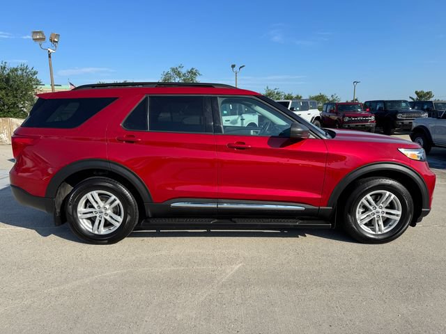 Certified 2024 Ford Explorer XLT w/ Equipment Group 202A AWD/4WD image 7