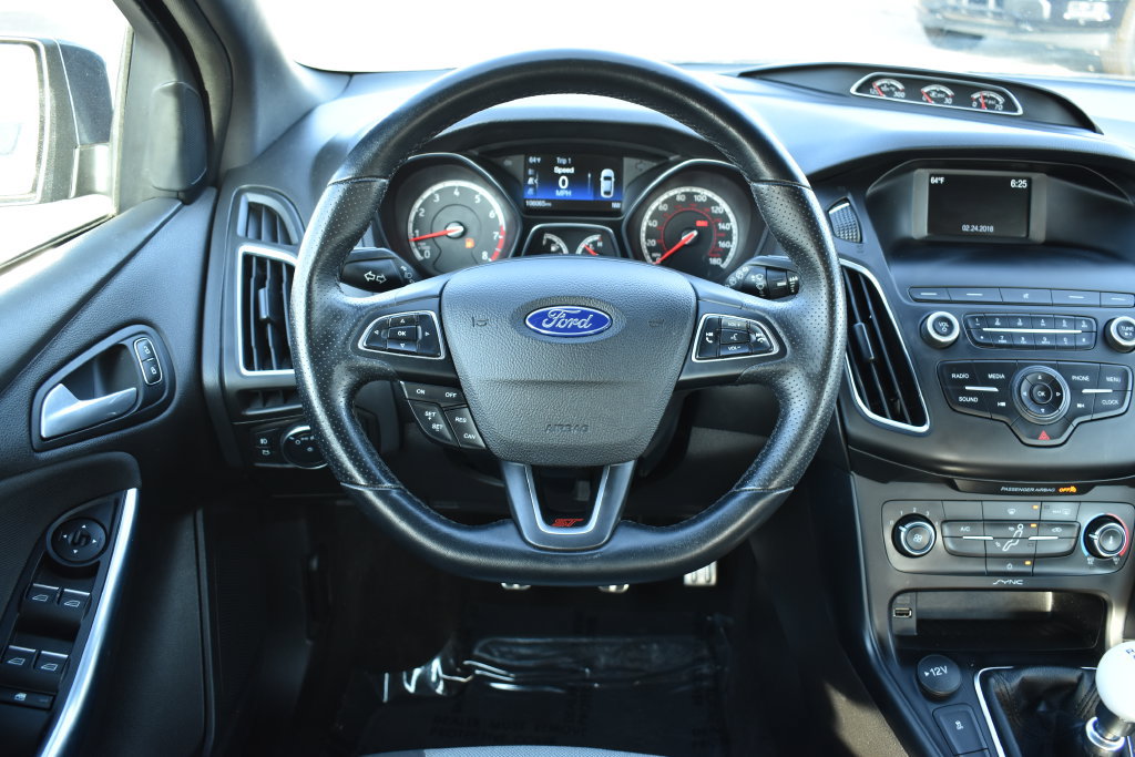 Certified 2018 Ford Focus ST FWD image 15