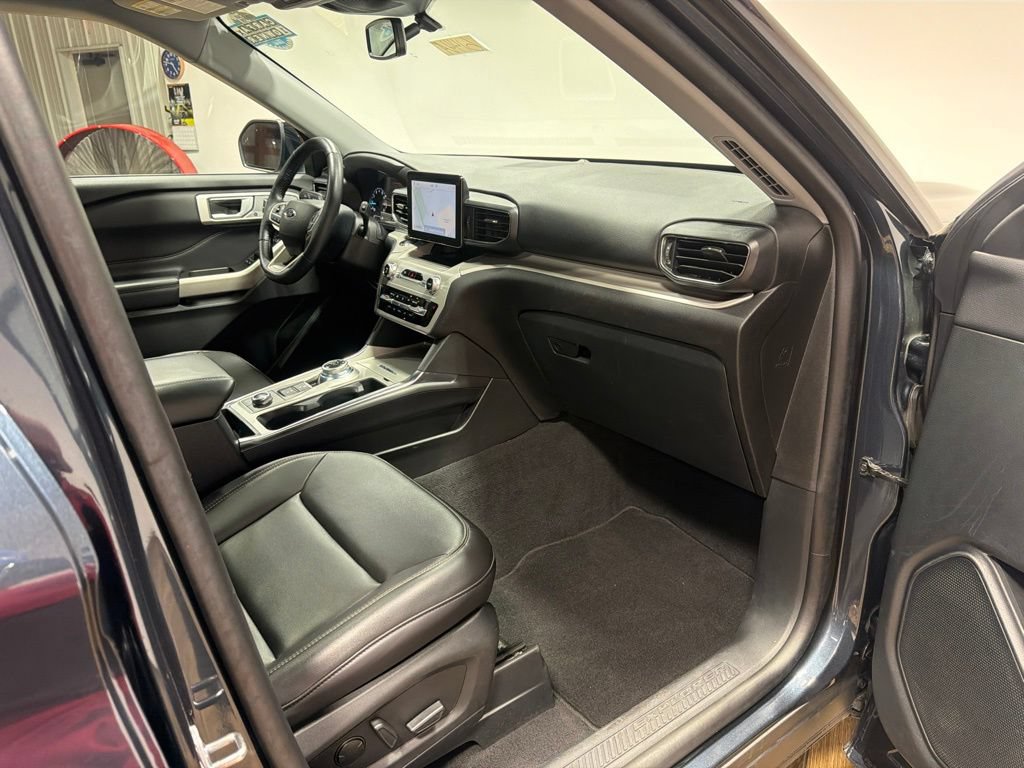 Certified 2023 Ford Explorer XLT w/ Equipment Group 202A AWD/4WD image 46
