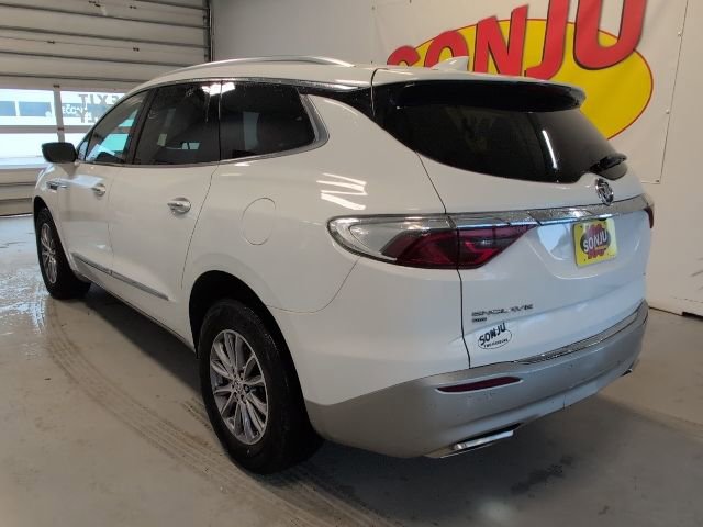 Used 2023 Buick Enclave Essence AWD/4WD image 3