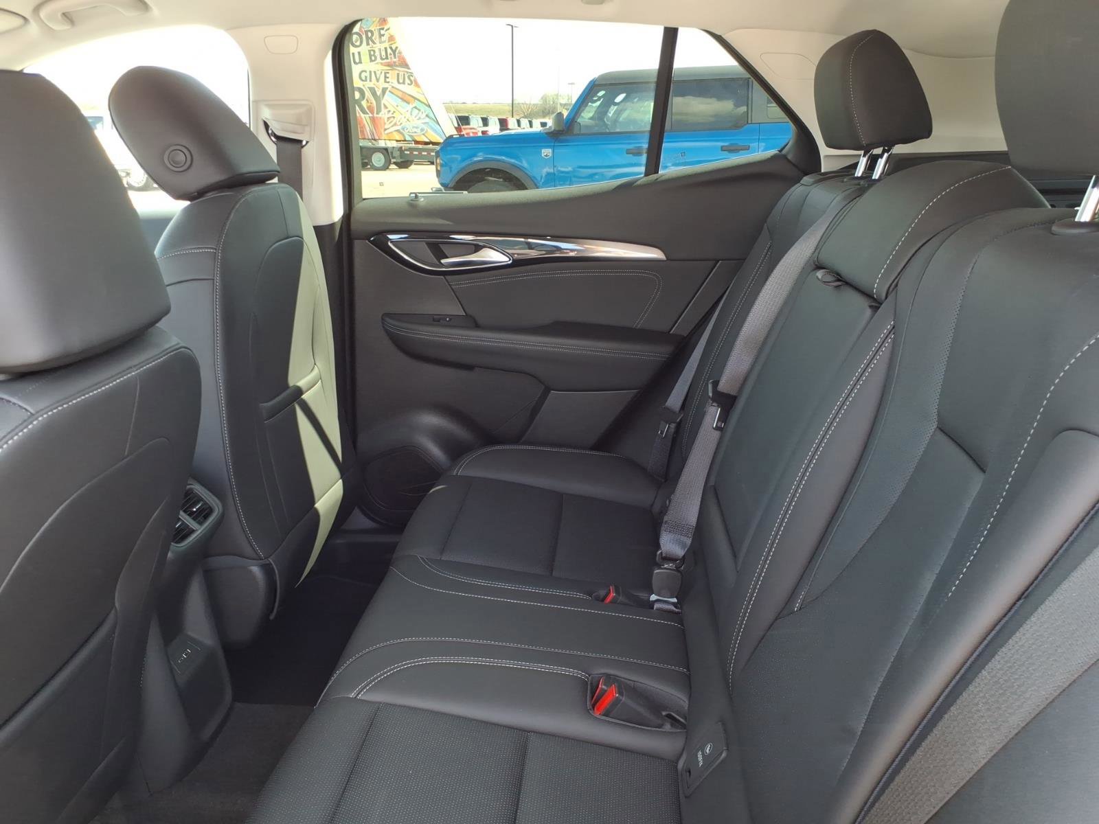 Used 2025 Buick Envision Preferred image 13