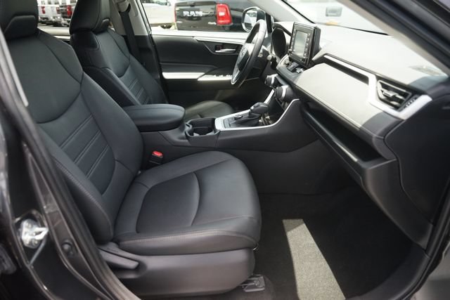 Used 2021 Toyota RAV4 XLE Premium AWD/4WD image 19