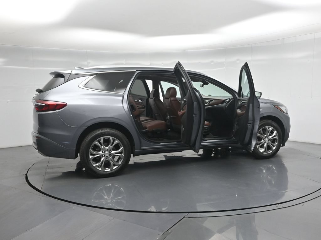 Used 2020 Buick Enclave Avenir w/ Avenir Technology Package FWD image 4