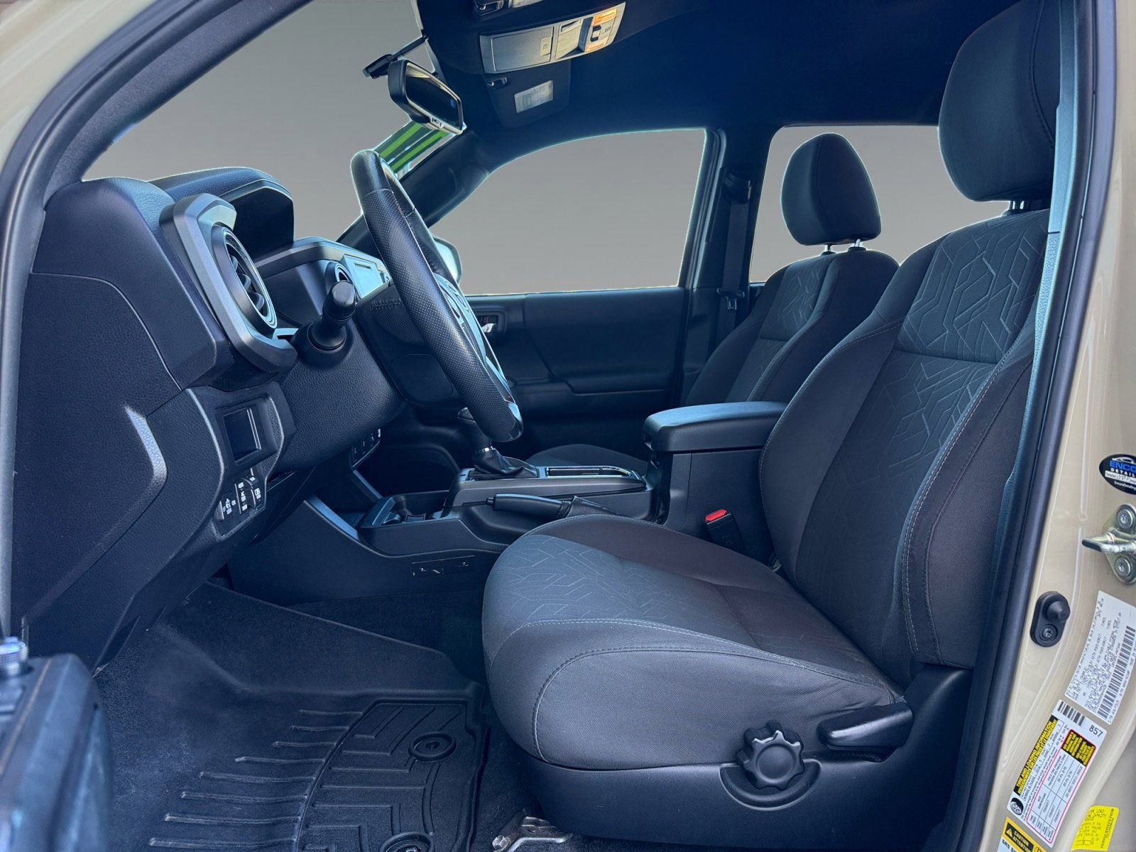 Used 2017 Toyota Tacoma TRD Sport image 12