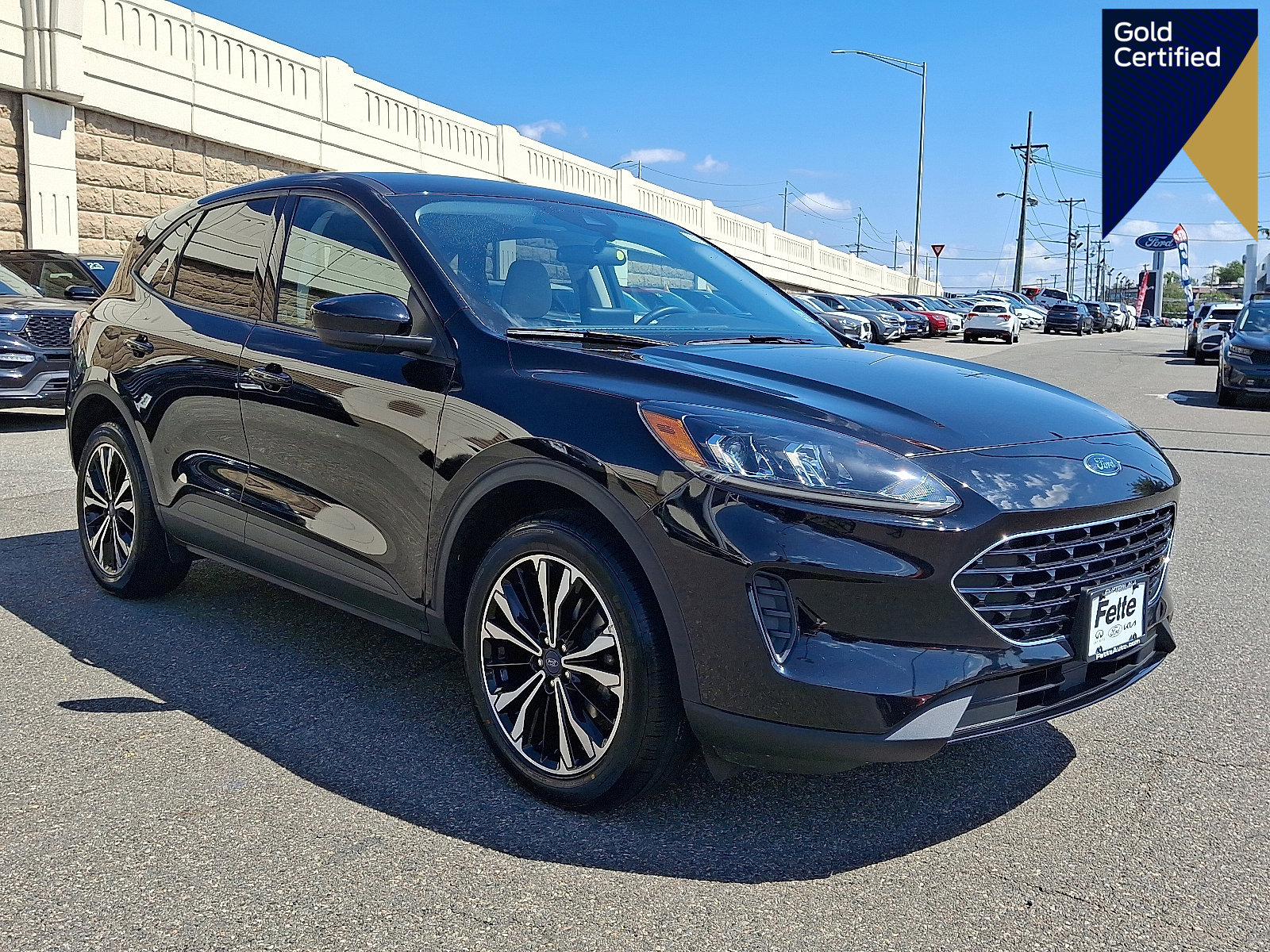 Certified 2022 Ford Escape SE w/ SE Sport Appearance Package image 1