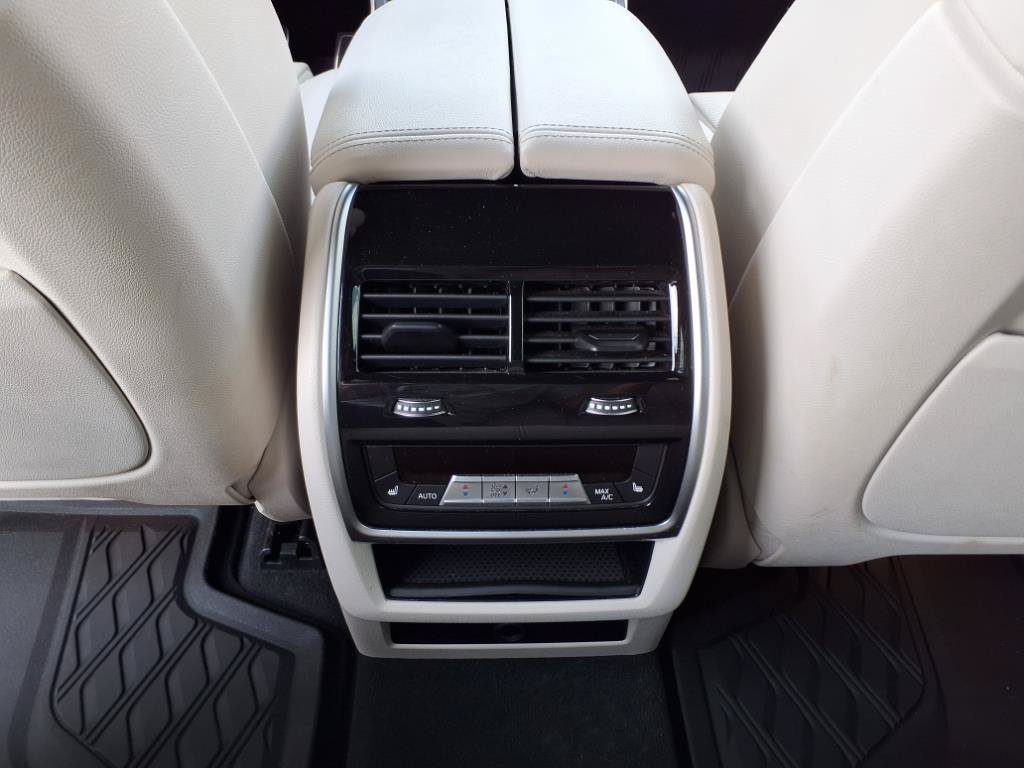 Used 2022 BMW X5 xDrive40i w/ Premium Enhanced Package AWD/4WD image 11