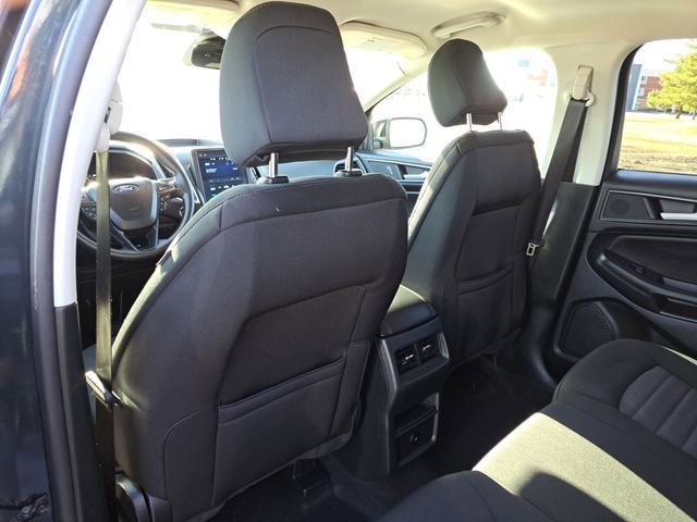 Certified 2024 Ford Edge SE w/ Black Appearance Package image 23