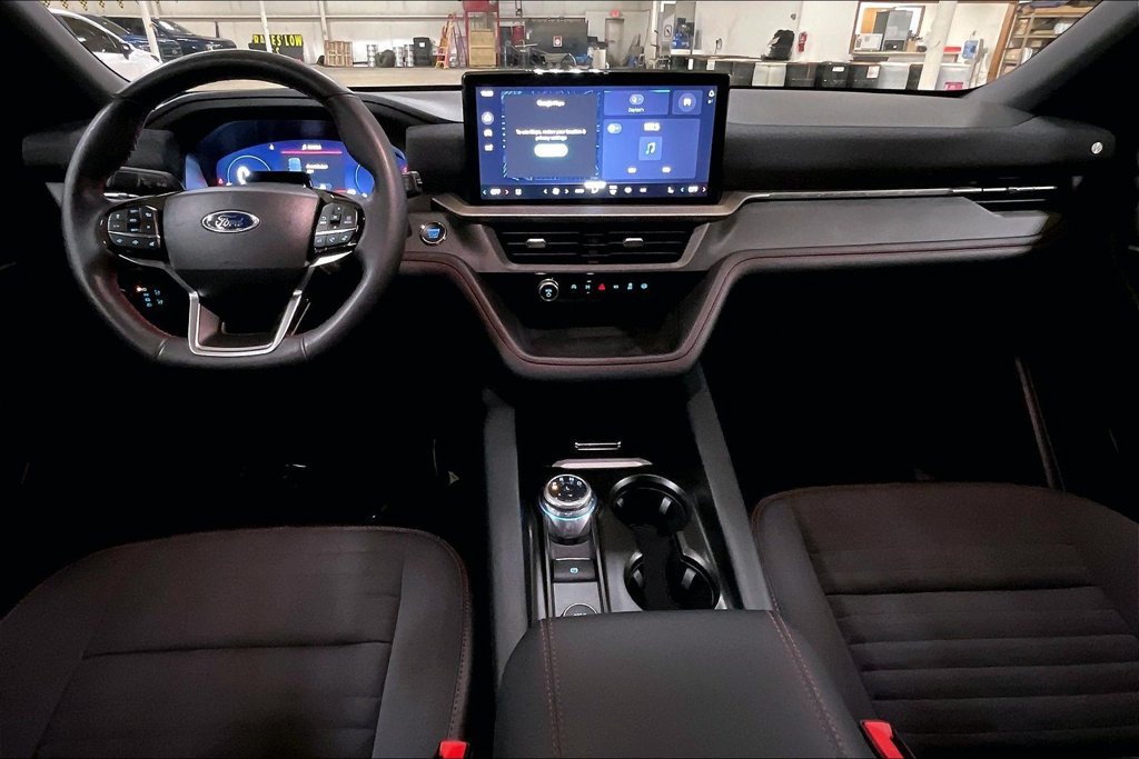 Certified 2025 Ford Explorer ST-Line w/ ST-Line Street Pack AWD/4WD image 14