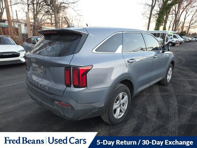 Used 2021 Kia Sorento LX image 5
