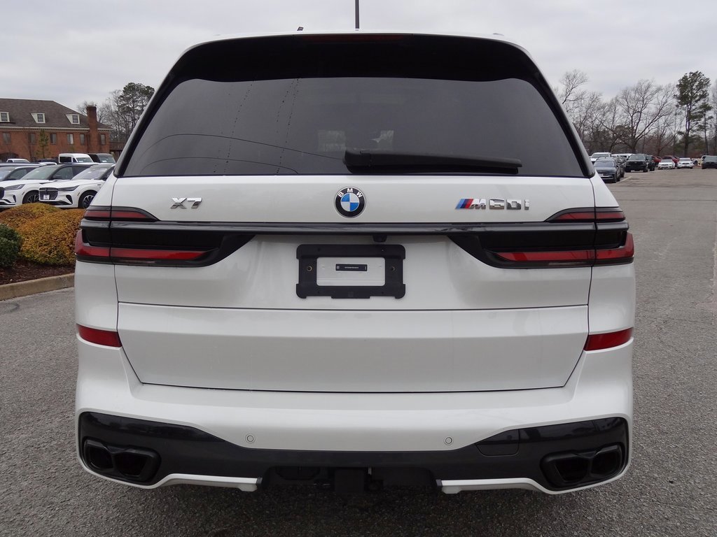 Used 2024 BMW X7 M60i w/ Executive Package image 4